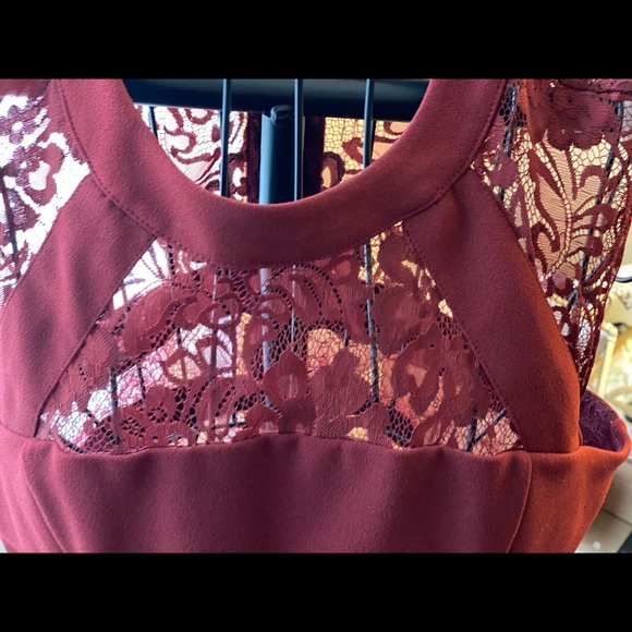 Women’s express burgundy dress size 12 - Picture 4 of 6